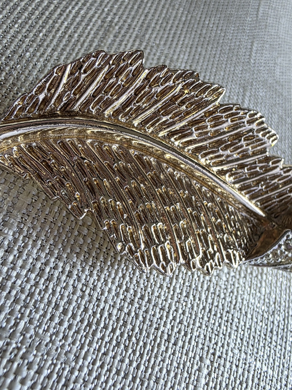 Vintage 1961 Sarah Coventry "Fashion Leaf" Gold-Tone Rhinestone Brooch Pin - Picture 4 of 7